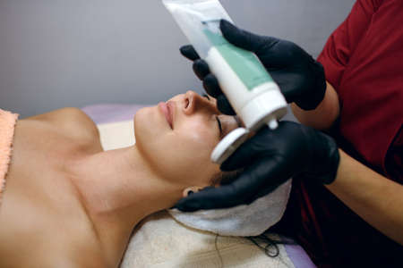 The Myths and Facts About At-Home Body Contouring Technology