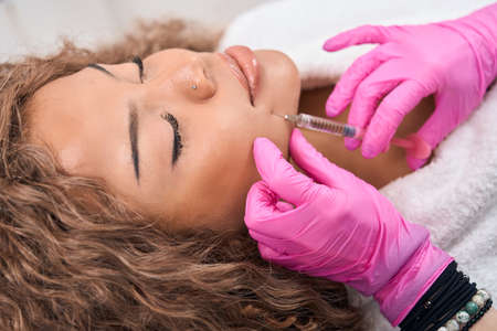 What to Expect During Your First Microdermabrasion Session