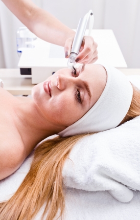 Affordable Brow Lamination vs. Traditional Brow Grooming: Which Reigns Supreme?